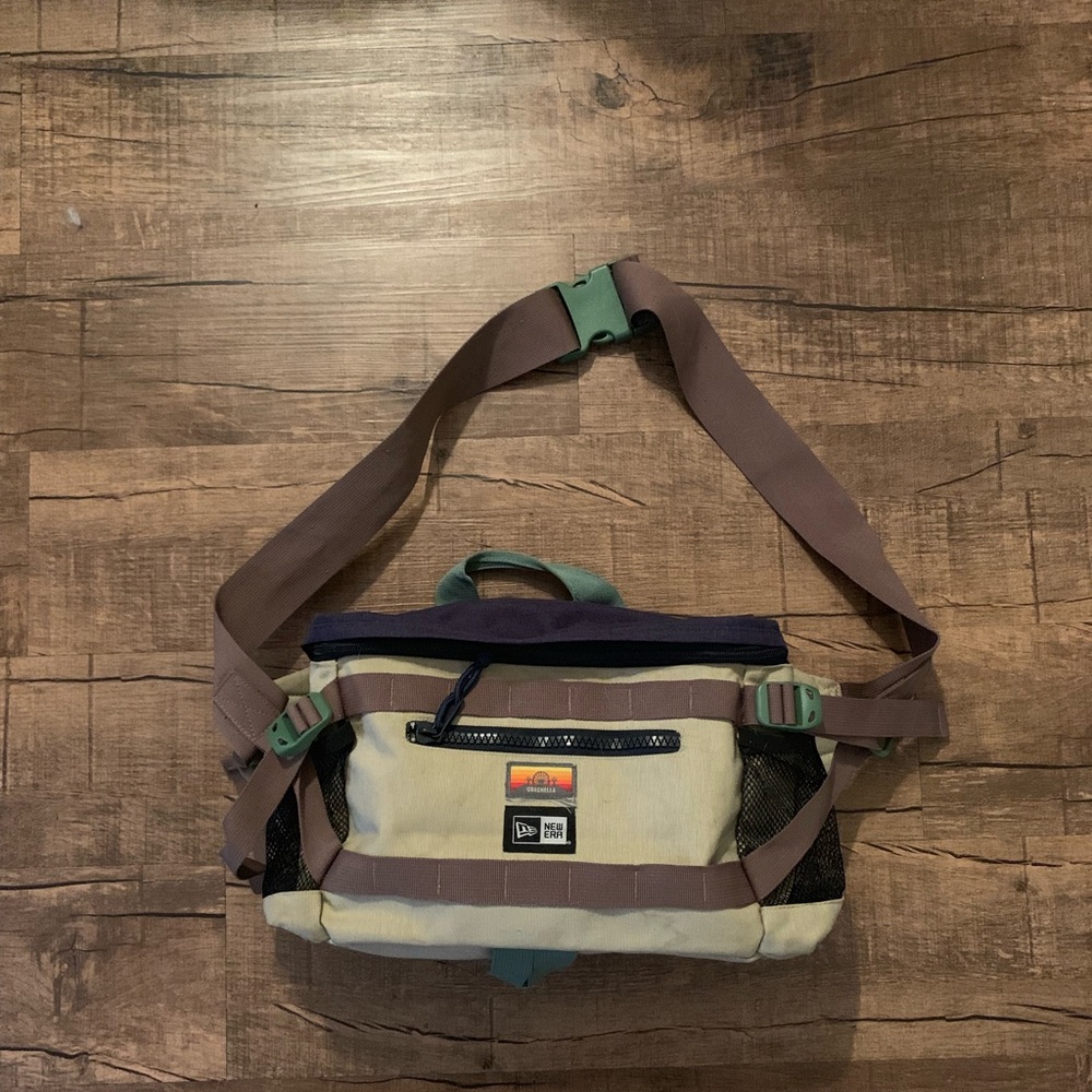 New era Coachella bumbag